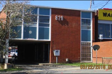 828 Riverside Drive
