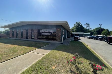 512 & 514 General Courtney Hodges Blvd – Warehouse / Office