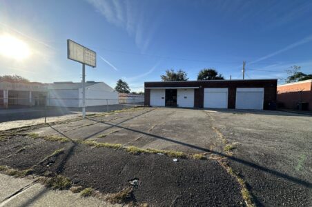 1237 Watson Blvd